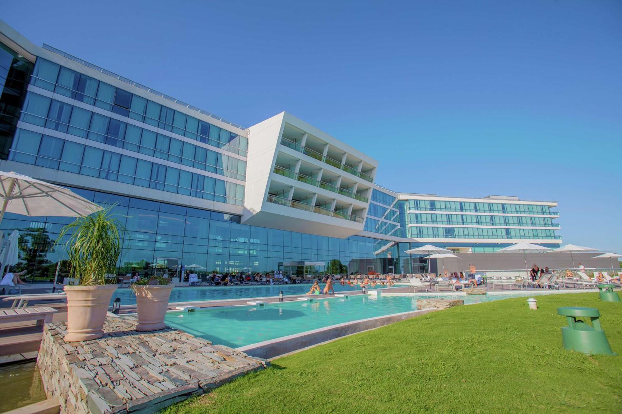 Hilton Pilar Hotel Luaran gambar